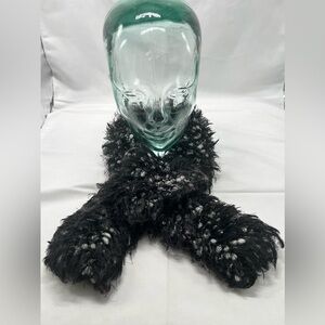 Black and white knit scarf